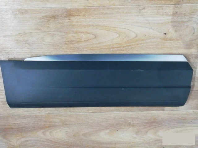 Молдинг двери задний правый для Volkswagen Tiguan I NF 2006-2017 на фотографиях