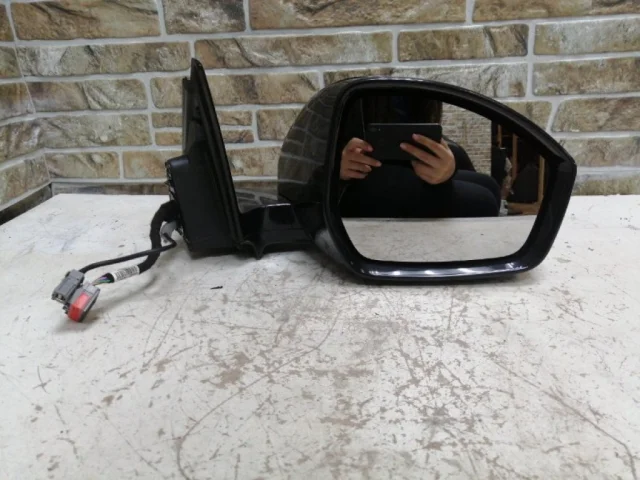 Стекла и зеркала для Land Rover Range Rover L405 2012-2017 на фотографиях