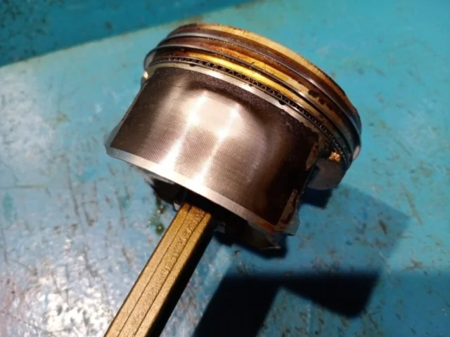 Поршень для Nissan X-Trail T31 RU 2007-2014 на фотографиях