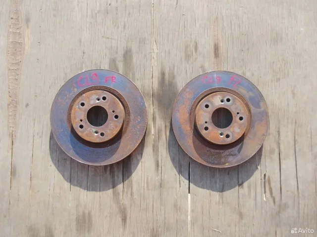 Диски тормозные передние (комплект) для Honda Accord 7 2002-2008 на фотографиях