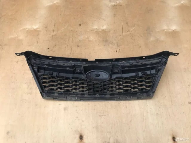 Решетка радиатора для Subaru Legacy BM/B14 2009-2013 на фотографиях