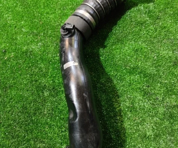 Патрубок интеркулера для BMW X5 Е70 2006-2013 на фотографиях