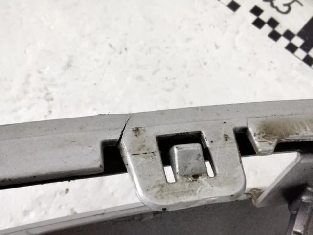 Фартук (спойлер) заднего бампера для Volkswagen Touareg II (7P5) 2010-2014 на фотографиях