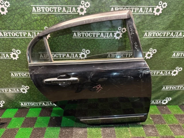 Двери для Honda Civic FD 2005-2012 седан на фотографиях