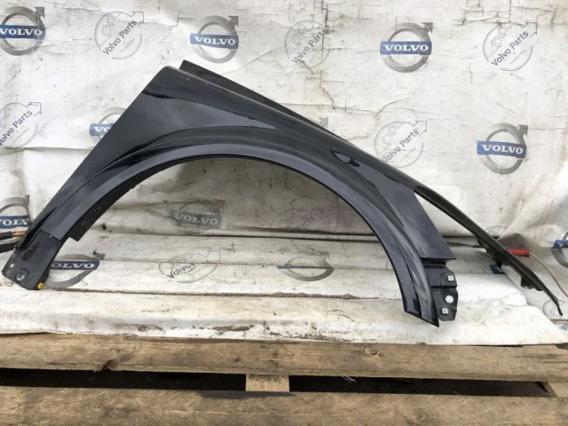 Крыло правое для Volvo C30 MK 2006-2013 на фотографиях