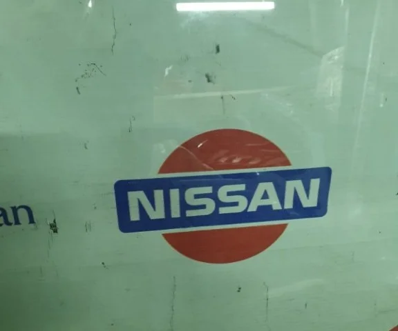 Лобовое (ветровое) стекло для Nissan Qashqai J10 2006-2013 на фотографиях