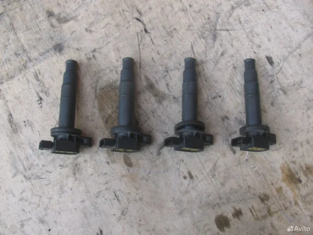 Катушка зажигания для Toyota Corolla E120 Седан (JDM) 2000-2006 на фотографиях