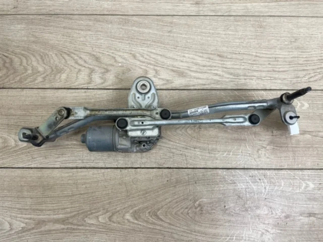 Трапеция стеклоочистителей для Audi Q3 8U 2011-2019 на фотографиях