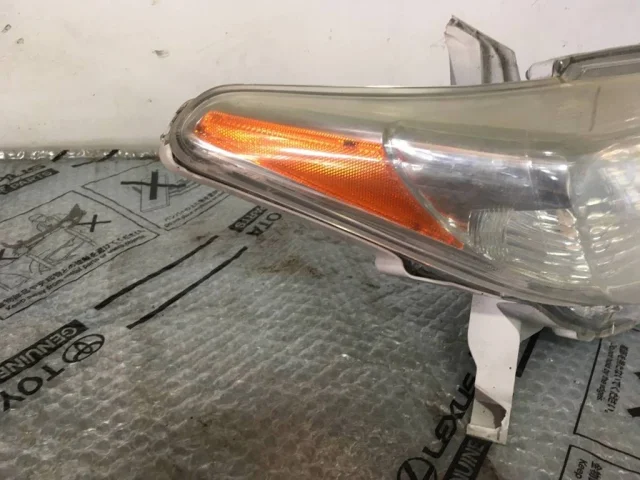 Фара правая для Toyota Highlander XU40 2007-2013 на фотографиях