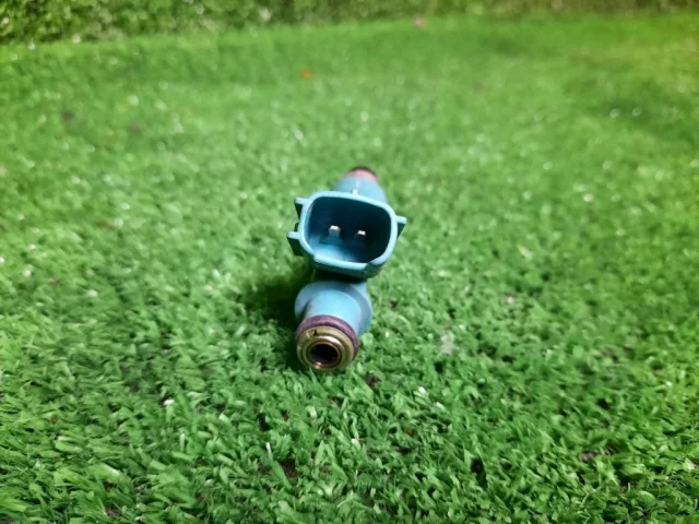 Форсунка топливная для Suzuki Grand Vitara 2005-2014 на фотографиях