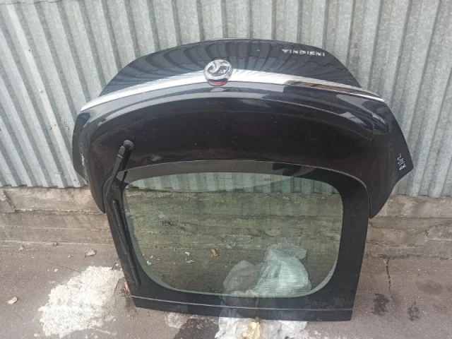 Двери для Opel Insignia Хэтчбек A 2008-2017 на фотографиях