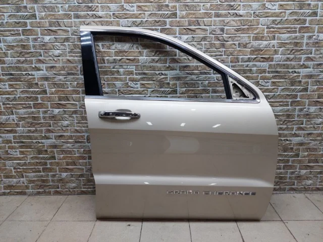 Двери для Jeep Grand Cherokee 4 WK2 rest 2013-2018 на фотографиях