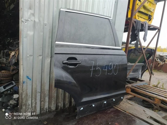 Уплотнитель передней правой двери для Audi Q7 4L 2005-2015 на фотографиях