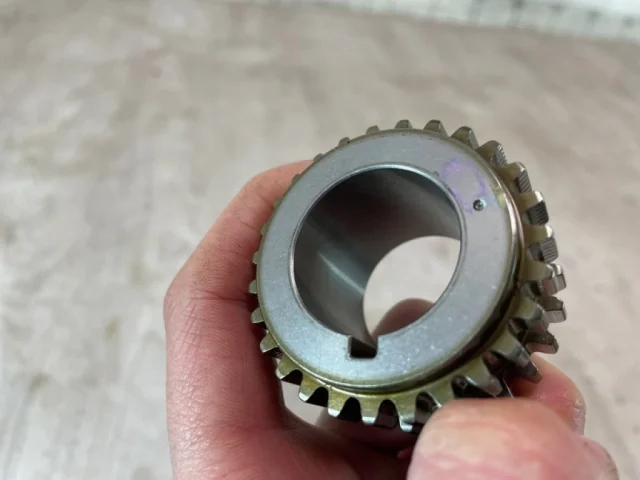 Шестерня коленвала(звездочка) для Mitsubishi Outlander III GF0W 2012-2016 на фотографиях