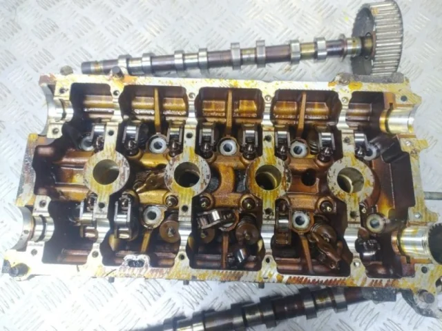 ГБЦ для Renault Logan 2007-2012 (Универсал KS) на фотографиях