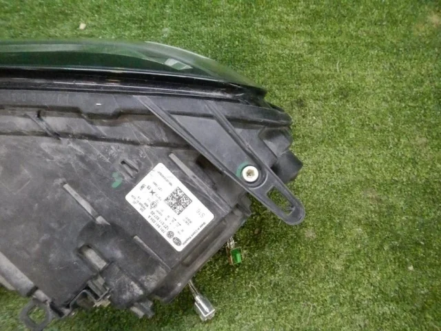 Фара ксенон левая для Volkswagen Touareg II (7P5) Rest 2014-2018 на фотографиях