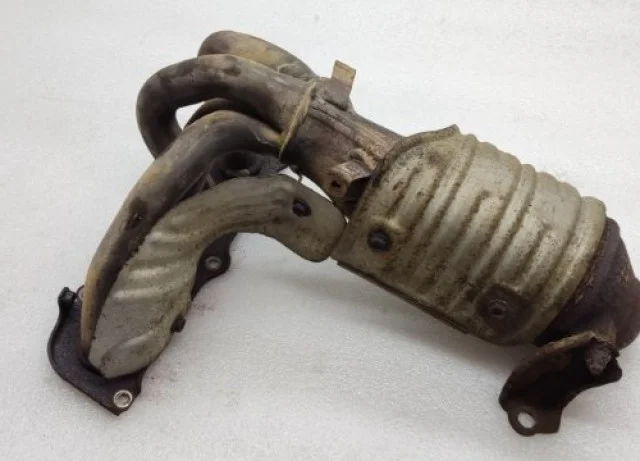 Выпускной коллектор для Toyota RAV4 XA30 2005-2012 на фотографиях