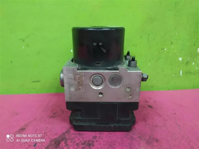 Блок ABS для Audi Q7 4L 2005-2015 на фотографиях