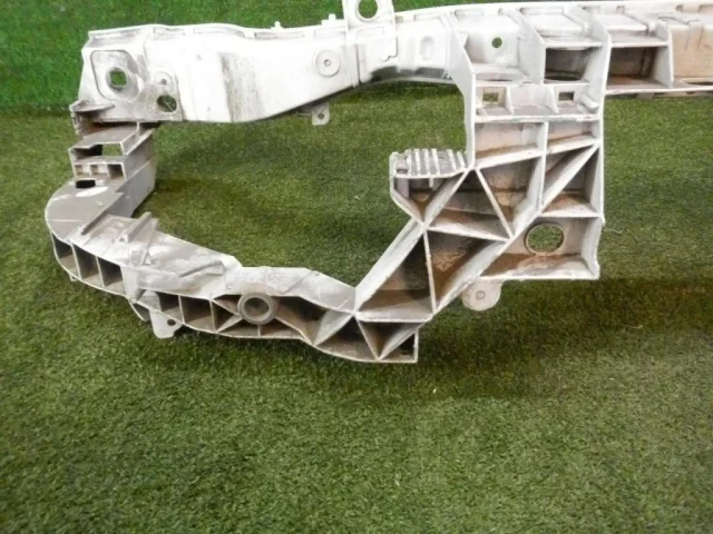 Панель радиатора (телевизор) для Ford Kuga CBS 2013-2016 на фотографиях