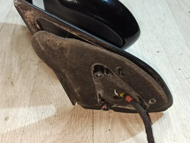 Стекла и зеркала для Nissan Qashqai J10 2006-2013 на фотографиях