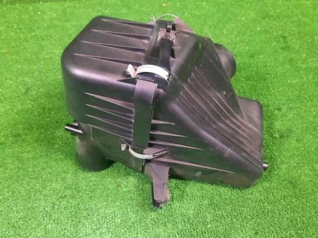 Корпус воздушного фильтра для Suzuki Grand Vitara 2005-2014 на фотографиях