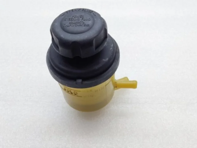 Бачок ГУР для Hyundai Solaris 1 рестайлинг 2014-2017 на фотографиях