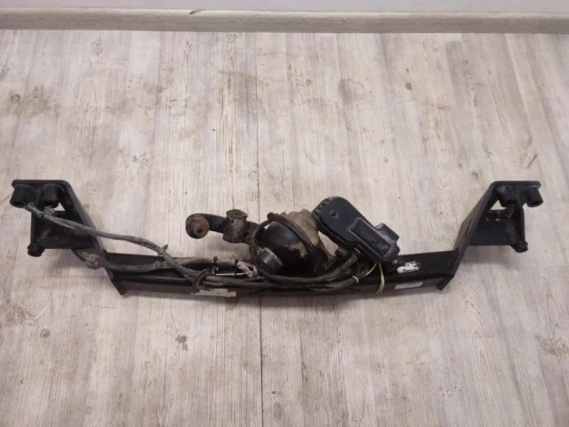 Фаркоп для Volkswagen Touareg II (7P5) Rest 2014-2018 на фотографиях