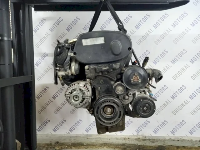 Двигатель без навесного для Opel Zafira B 2005-2015 на фотографиях