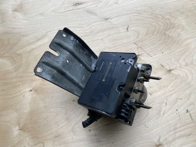 Блок ABS для Volvo XC90 I C 2002-2014 на фотографиях