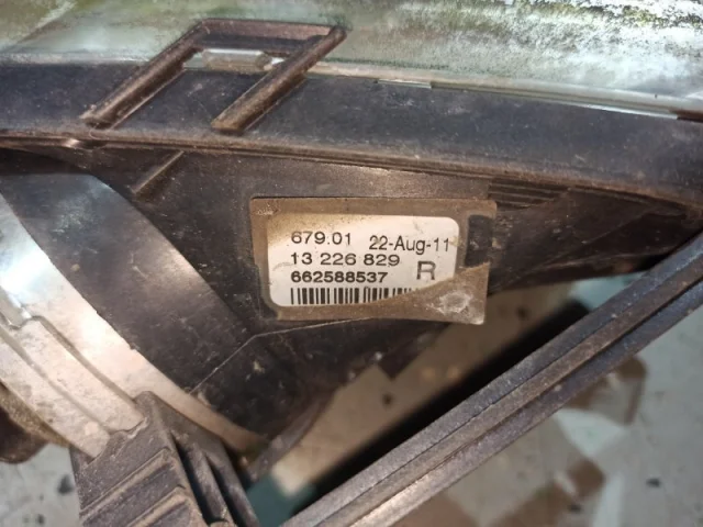 Фары для Opel Insignia Универсал A 2008-2017 на фотографиях