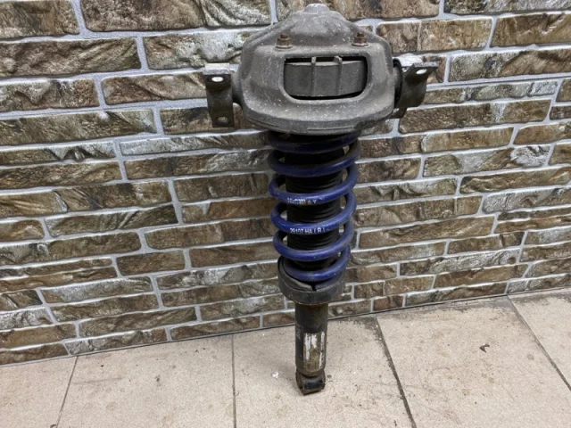 Амортизатор передний левый для Audi Q7 4L 2005-2015 на фотографиях