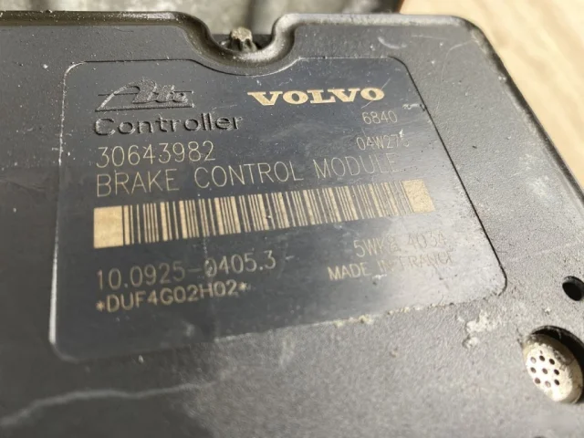 Блок ABS для Volvo XC90 I C 2002-2014 на фотографиях