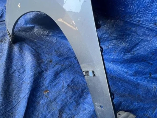 Крылья для Toyota Alphard H20 2008-2015 на фотографиях