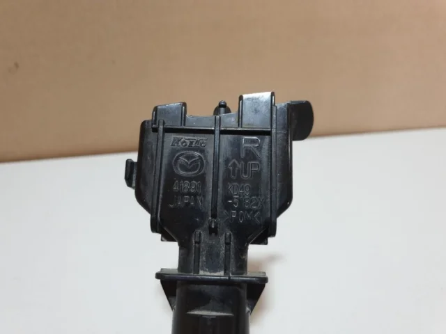 Форсунка фароомывателя правая для Mazda CX 5 KE 2011-2017 на фотографиях