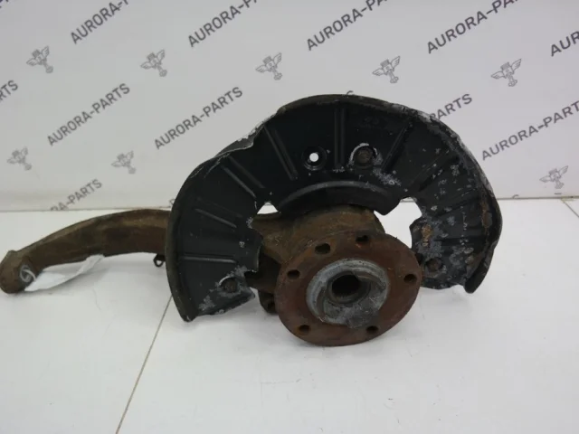 Кулак поворотный левый для Audi Q7 4L 2005-2015 на фотографиях