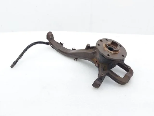 Кулак поворотный правый для Audi Q7 4L 2005-2015 на фотографиях