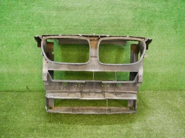 Панель радиатора (телевизор) для BMW X3 F25 2010-2017 на фотографиях