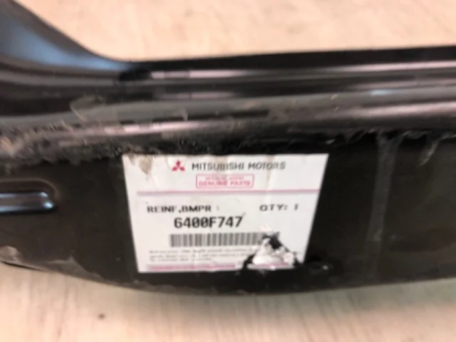 Усилитель бампера передний нижний для Mitsubishi Pajero Sport KH0 2008-2013 на фотографиях