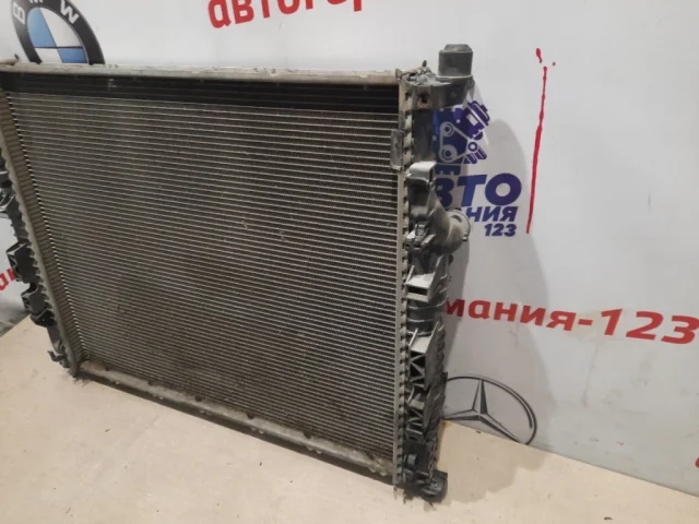 Радиатор охлаждения ДВС для Mercedes-Benz M class W164 2005-2011 на фотографиях