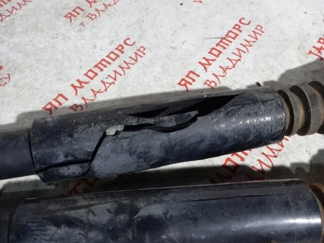 Амортизатор задний левый для Mazda CX 5 KE 2011-2017 на фотографиях