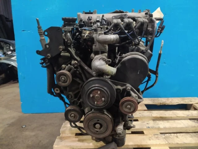 Двигатель без навесного для Mitsubishi Pajero V20 3dr 1990-2000 на фотографиях