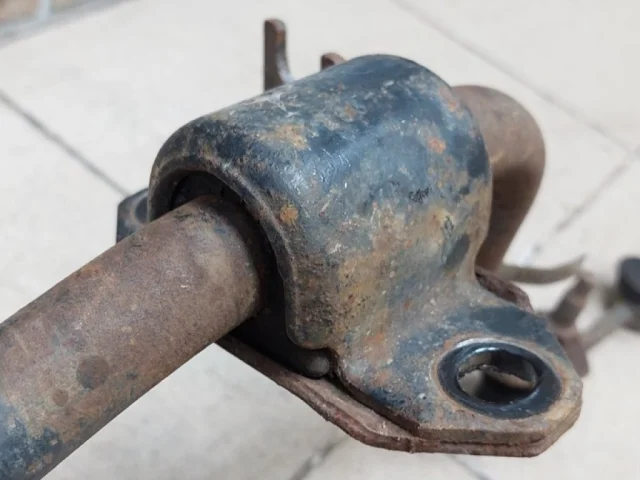 Стабилизатор поперечной устойчивости задний для Jeep Grand Cherokee 4 WK2 rest 2013-2018 на фотографиях