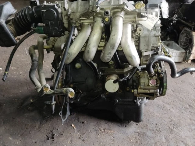 Двигатель для Nissan Primera P12 Седан 2002-2008 на фотографиях