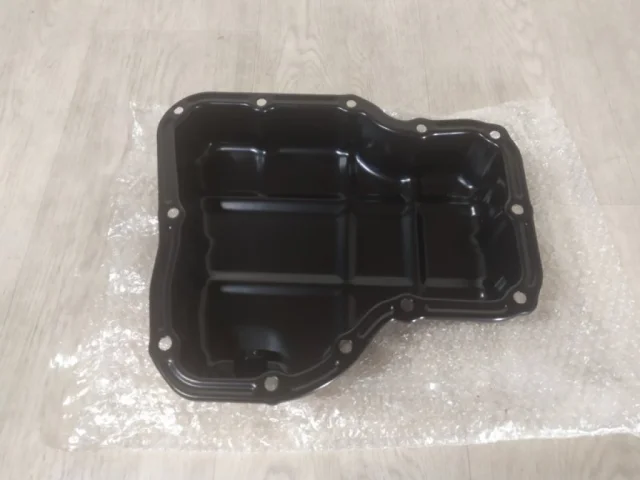 Поддон картера для Mitsubishi Outlander 1 CU0W 2002-2009 на фотографиях