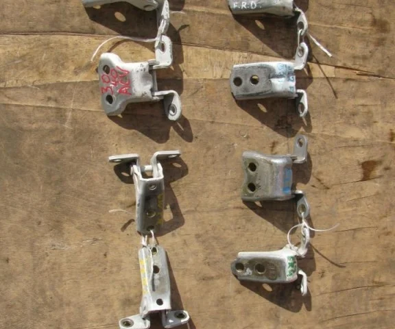 Двери для Toyota Corolla E110 Седан 1997-2002 на фотографиях