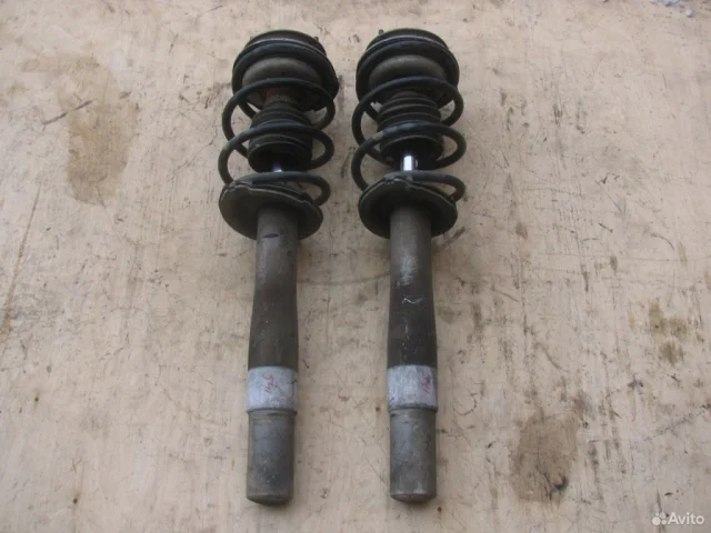 Амортизатор передний левый для BMW 5er Е60 2003-2010 на фотографиях