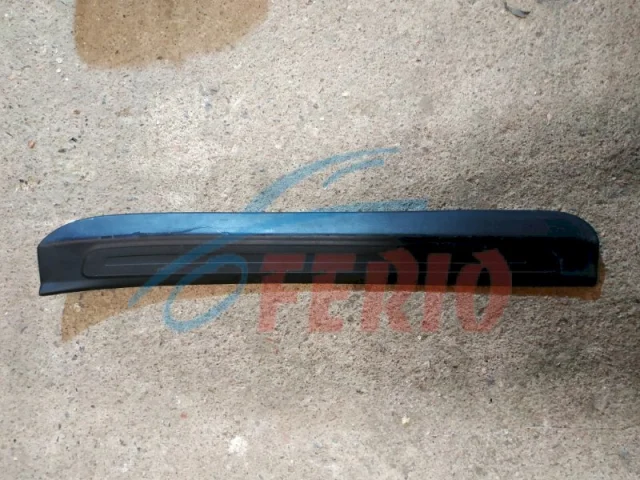 Накладка порога правая для Audi Q7 4L 2005-2015 на фотографиях