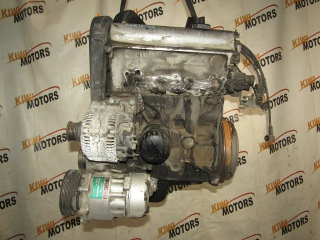 Двигатель без навесного для Volkswagen Polo III (6N1) 1994-1999 на фотографиях