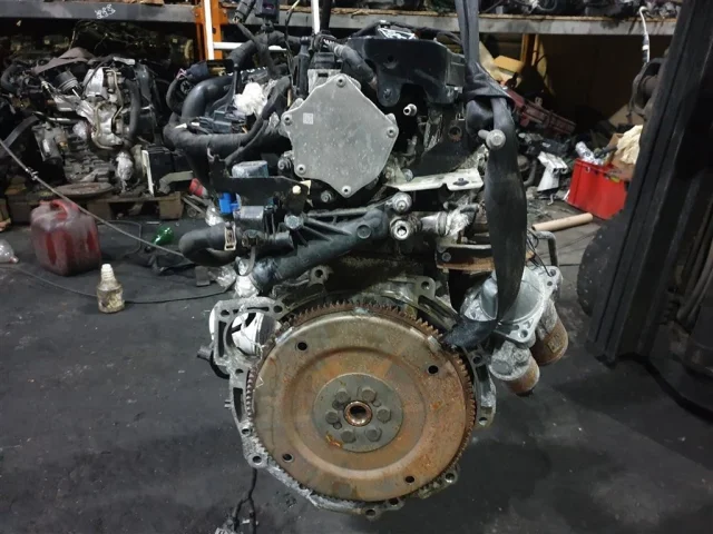 Двигатель без навесного для Ford Kuga CBS rest 2016-2019 на фотографиях