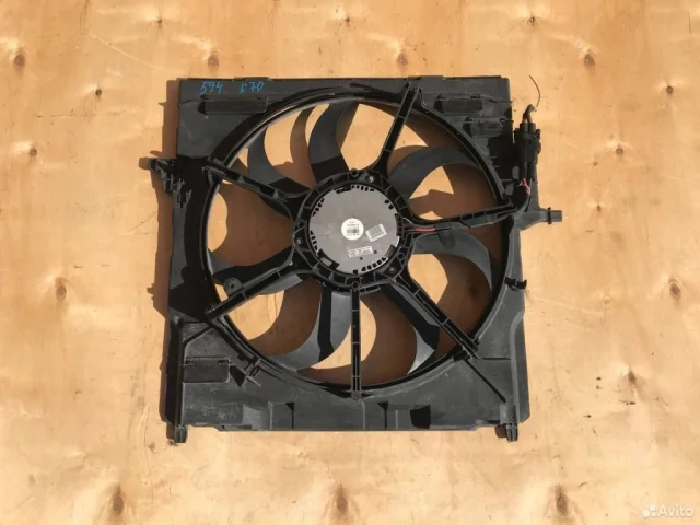 Вентилятор радиатора охлаждения ДВС для BMW X5 Е70 2006-2013 на фотографиях
